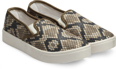 

Nell Casuals For Women(Brown