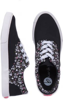 Bunikk Skulls Men Canvas Sneakers