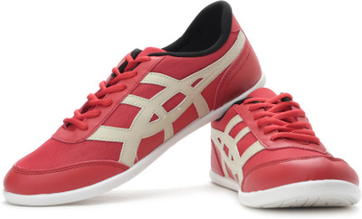 

Globalite Wings Ace Walking Shoes For Men(Red, Beige), Red beige black