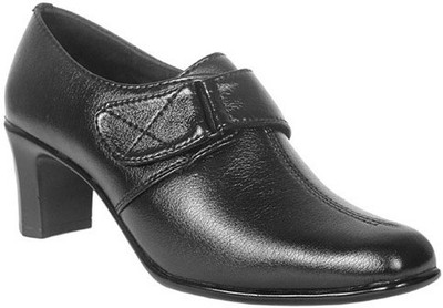 

Unifashion Couch Slip On For Women(Black