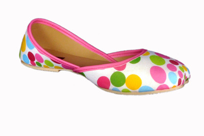 

Paavdi Bellies For Women(Multicolor, Golden