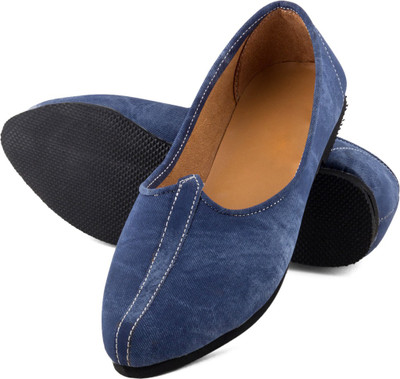 

Tashi Boys, Blue