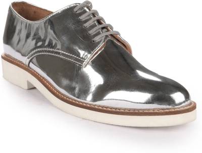 Glety Lace Up