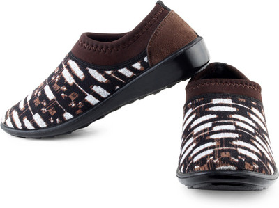 

Lancer Casuals Shoes For Women(Brown)