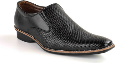 

Levanse Slip On For Men(Black, Matte black
