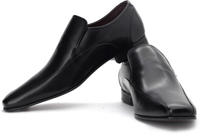 

Clarks Chilton Work Slip On Shoes For Men(Black, Black leather