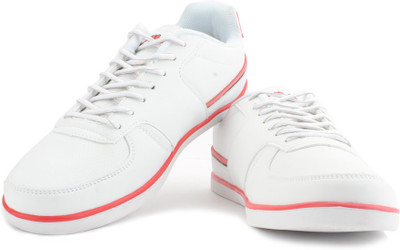 

Fila TERZO Sneakers For Men(White, Wht/rd/blk