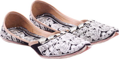 

Royal Collection Mojaris For Women(Black, Silver)