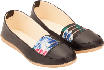 

Footrendz Floral hint Casual Shoes For Women(Black), Black::pink:: blue