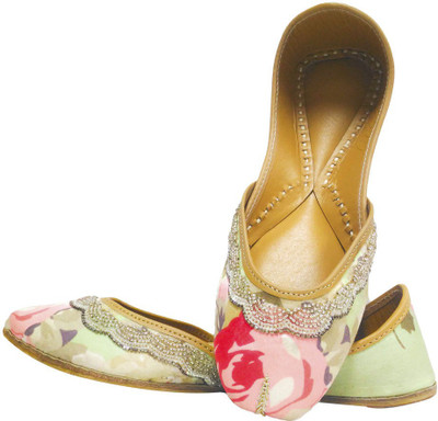 

Coral Haze Jutis For Women(Multicolor)