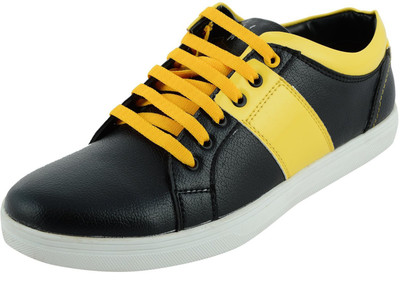 

Footgear Boys(Multicolor, Yellow