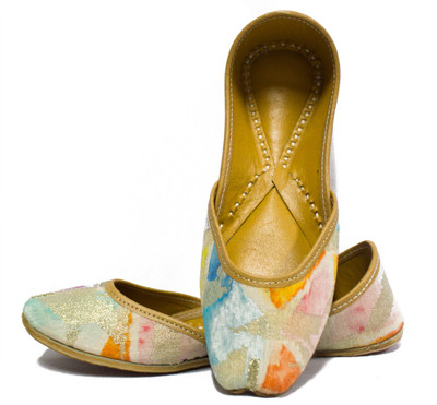 

Coral Haze Jutis For Women(Multicolor