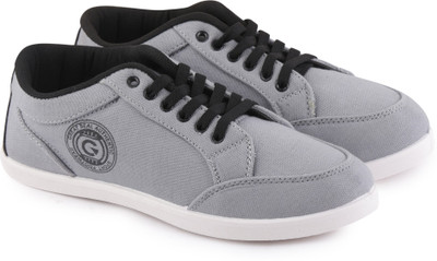 

Globalite Crux Men Sneakers For Men(Black, Grey)