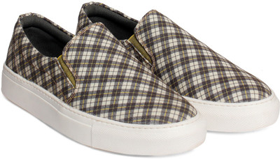 

Bacca Bucci Casuals For Men(Olive, Multicolor
