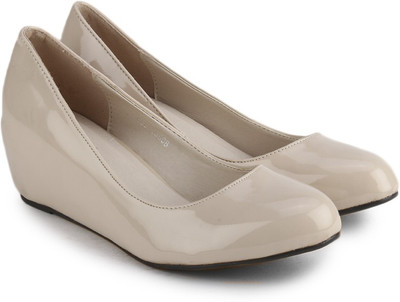 

Carlton London Bellies For Women(Beige, Nude