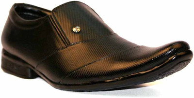 

Dox Black Slip On Shoes For Men(Black)