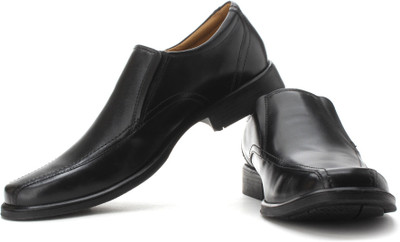 

Clarks Handle Tough Genuine Leather Slip On Shoes For Men(Black, Black leathe