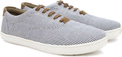 

WROGN Genuine Leather Sneakers For Men(White, Navy