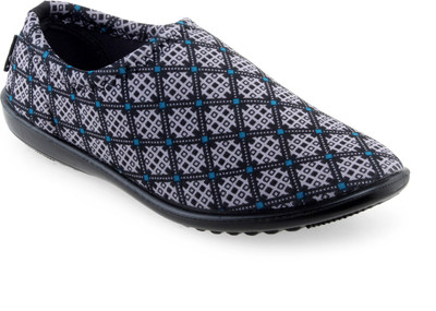 

Lancer Casuals For Women(Green