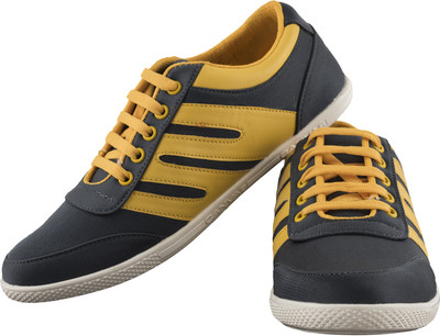 

Crab Shoes Canvas Shoes For Men(Yellow, Grey)