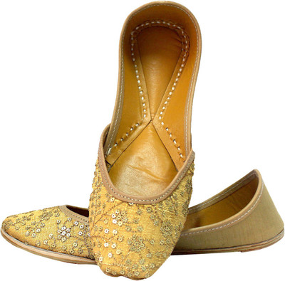 

Coral Haze Jutis For Women(Gold