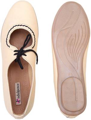 Indulgence Lace Up