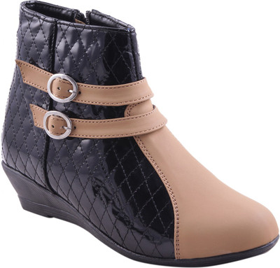 

Adorn Active Cool and Trendy Boots For Women(Black)
