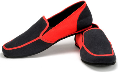 

FUNK Perry Black and Red Canvas Shoes For Men(Black)