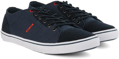 

United Colors of Benetton Men Sneakers For Men(Navy, White, 902