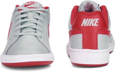 Nike COURT ROYALE Sneakers