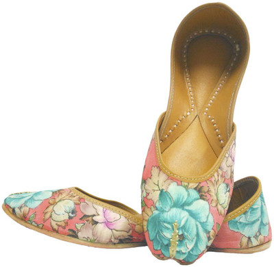 

Coral Haze Jutis For Women(Multicolor)