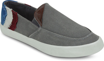 

Get Glamr Basic Canvas Shoes For Men(Grey