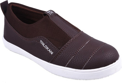 

Trilokani Boys, Brown