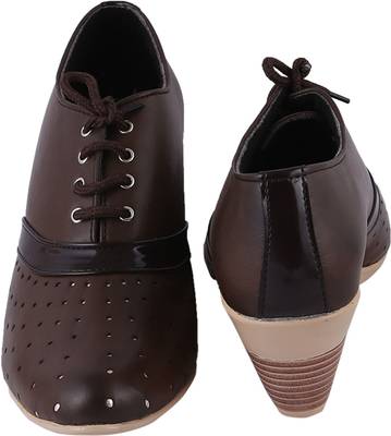 Chickshoo Lace Up