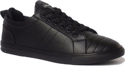 

DOC Martin Men Groove Black Casuals For Men(Black