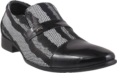 

Metro Awesome Slip On For Men(Black, 11;black