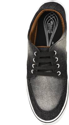 Navchetan Sneakers