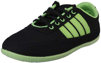 

Lancer ER1_blk-pgrn Walking Shoes For Men(Black, Green, Blackpakgreen