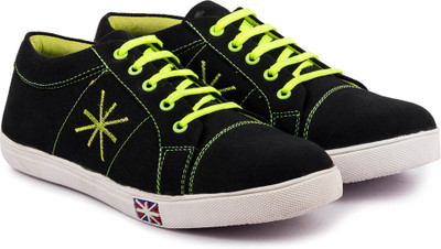 

RockSoft Stylish sneakers Casuals For Men(Black