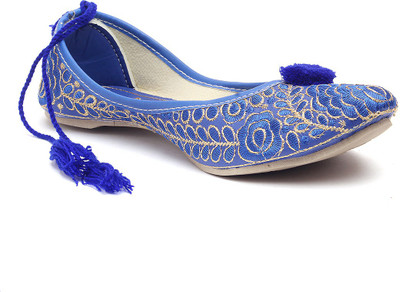 

Paduki Ethnic Mojaris For Women(Blue