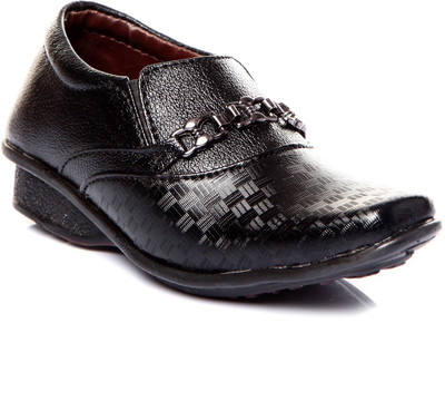 

Trilokani Boys, Black