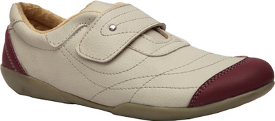

Trilokani Girls, Beige