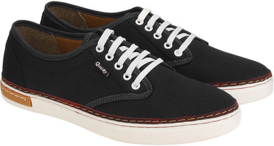 

Quarks Canvas Shoes For Men(Black