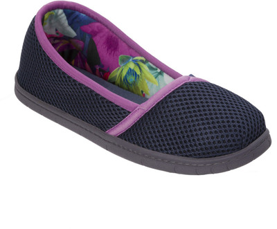 

Dearfoams Active Mesh Asymmetrical (Indigo Blue) Espadrille X-Large Casuals For Women(Blue
