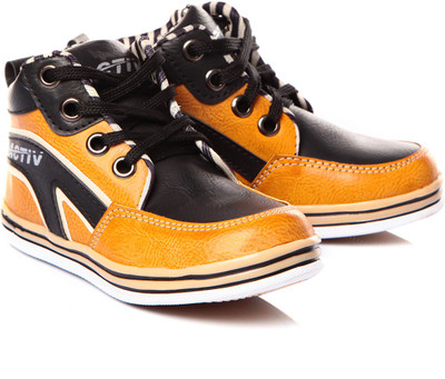 

Trilokani Boys, Black