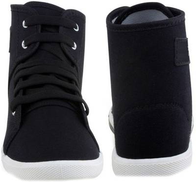 Lee Won Sneakers