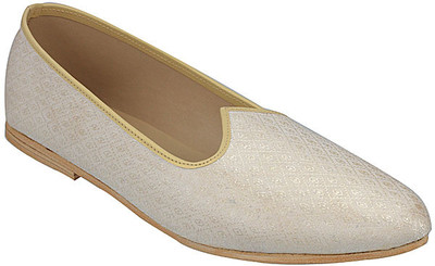 

Metro Slip-on Jutis For Men(Beige, 20;beige