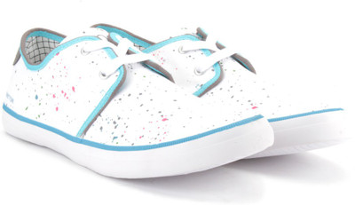 

United Colors of Benetton Men Sneakers For Men(White, 901