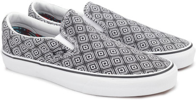 

Vans CLASSIC SLIP-ON Loafers For Men(Black, White, (tm geo) black/true white