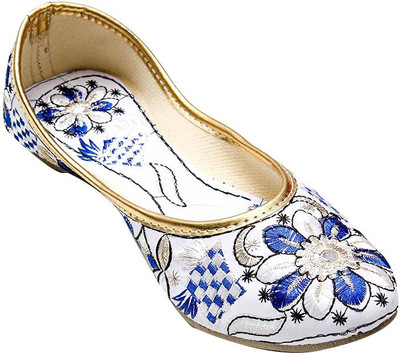 

Port 176WB Jutis For Women(White